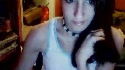 ਪਤਨੀ ਦੁਬਾਰਾ ਬਿਸਤਰੇ 'ਤੇ ਪੋਜ਼ ਦਿੰਦੀ ਹੋਈ ਆਨੰਦ ਲੈ ਰਹੀ ਹੈ